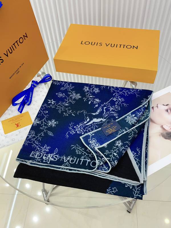 Louis Vuitton Scarf LVC00552